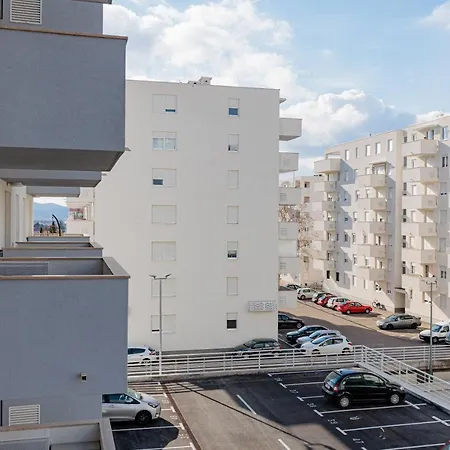 Lea Boutique شقة زادار